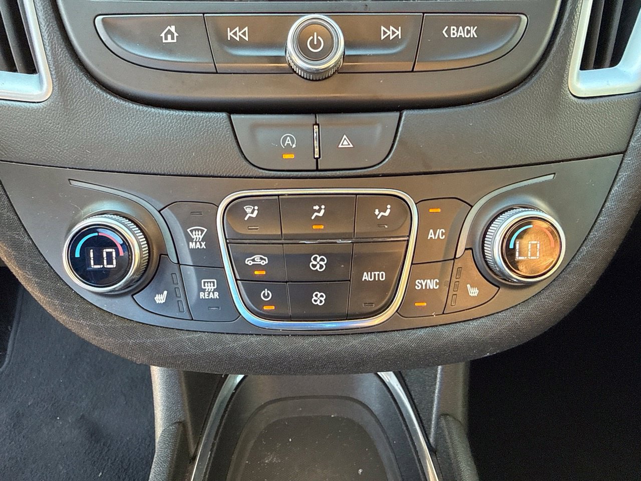 Used 2023 Chevrolet Malibu LT FWD image 25