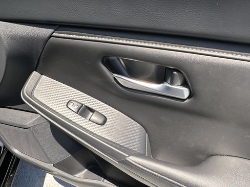Used 2024 Nissan Sentra SV FWD image 18