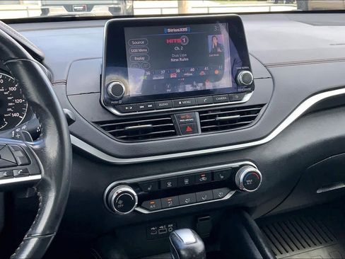 Used 2022 Nissan Altima 2.5 SR w/ Midnight Edition Package image 7