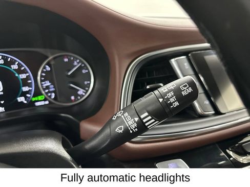 Used 2018 Buick Enclave Avenir w/ Avenir Technology Package AWD/4WD image 48
