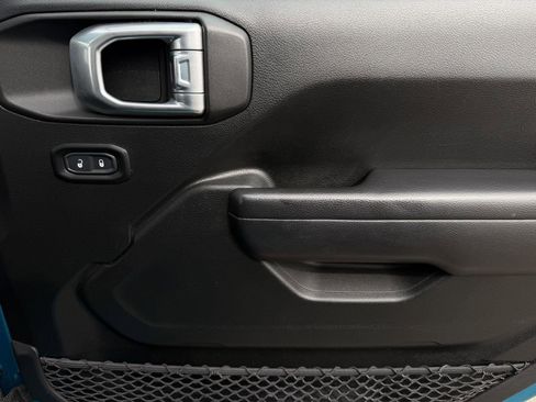 Used 2020 Jeep Wrangler Unlimited Sport image 27