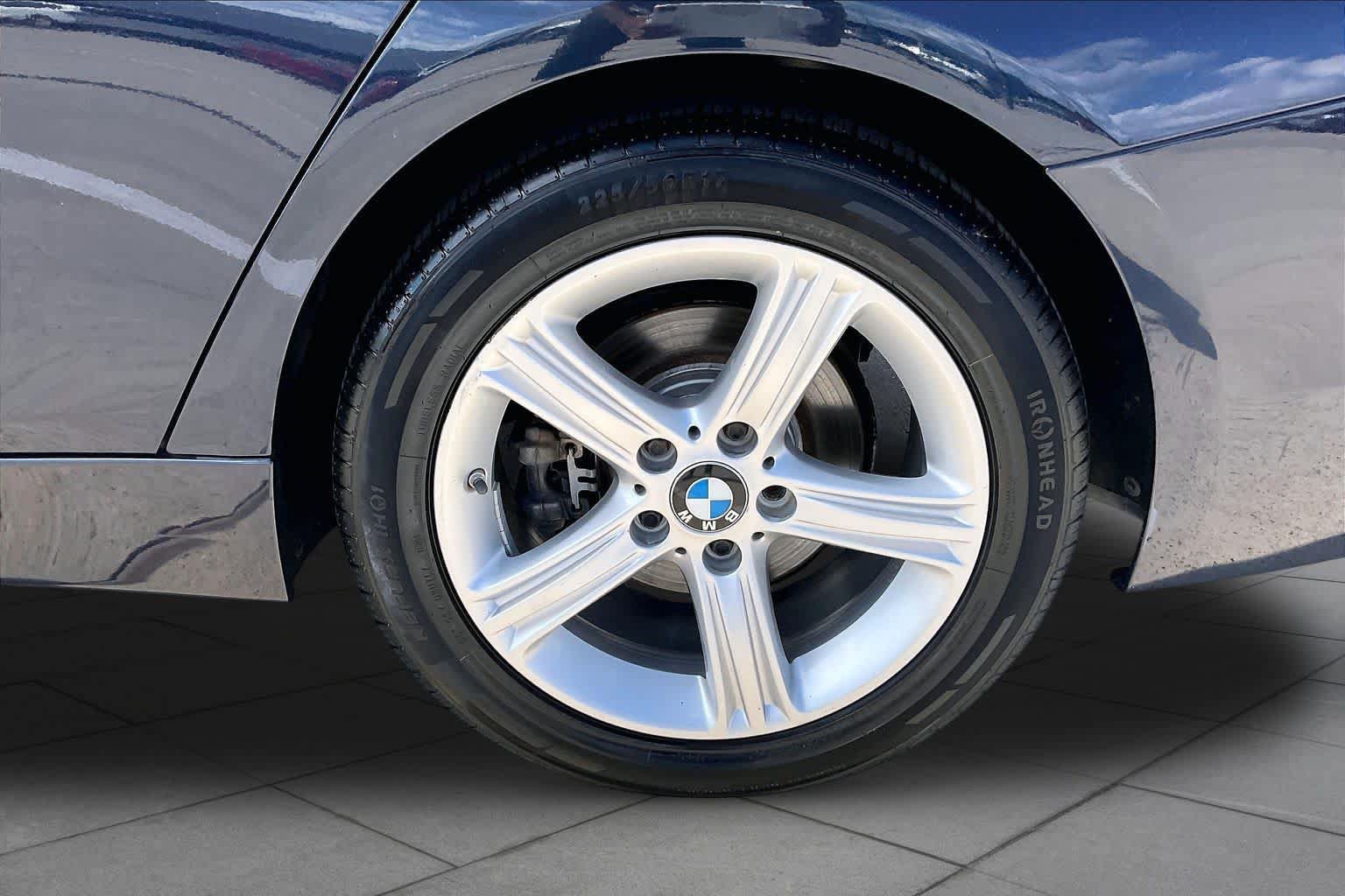 Used 2014 BMW 328i Sedan w/ Driver Assistance Package RWD image 9