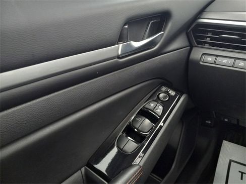 Used 2025 Nissan Altima 2.5 SR image 23