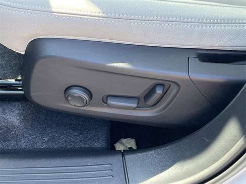 New 2026 Volvo XC40 B5 Plus w/ Protection Package Premier image 21