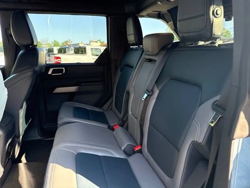 Used 2023 Ford Bronco Outer Banks AWD/4WD image 10