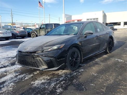 New 2026 Toyota Camry SE image 2