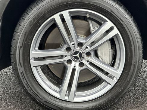Used 2021 Mercedes-Benz GLC 300 4MATIC image 32