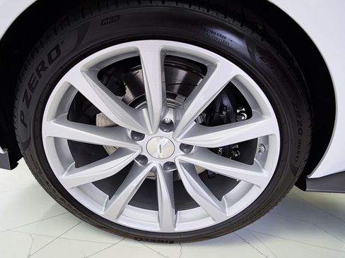 Used 2023 Aston Martin V8 Vantage Coupe RWD image 39