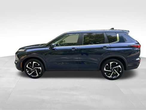Used 2024 Mitsubishi Outlander SE FWD image 2