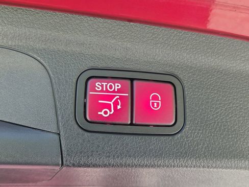 Used 2021 Mercedes-Benz GLE 350 w/ Premium Package image 9