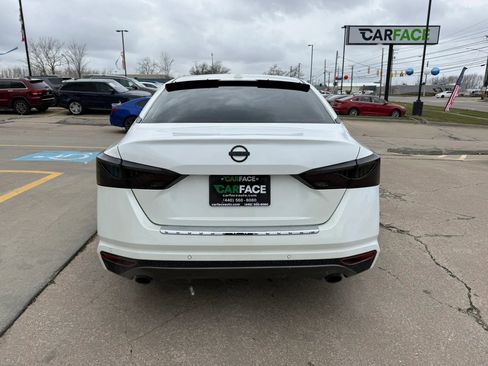 Used 2022 Nissan Altima 2.5 SR w/ Midnight Edition Package image 11