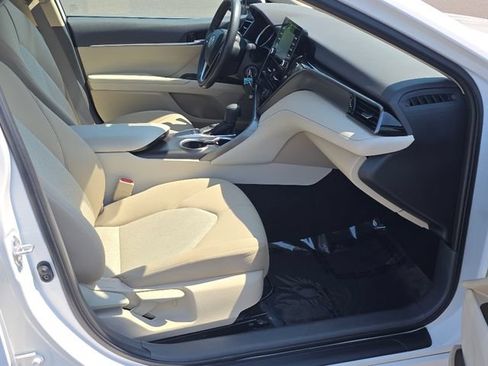 Used 2022 Toyota Camry LE FWD image 12