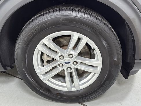 Used 2023 Ford Explorer XLT image 22