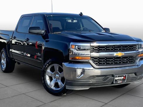 Used 2018 Chevrolet Silverado 1500 LT w/ Texas Edition RWD image 3