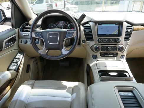 Used 2017 GMC Yukon Denali w/ Open Road Package AWD/4WD image 11