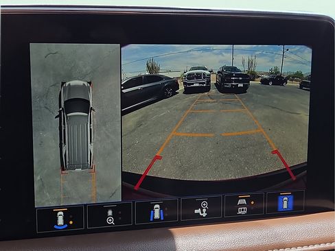 Used 2024 Chevrolet Tahoe High Country AWD/4WD image 17