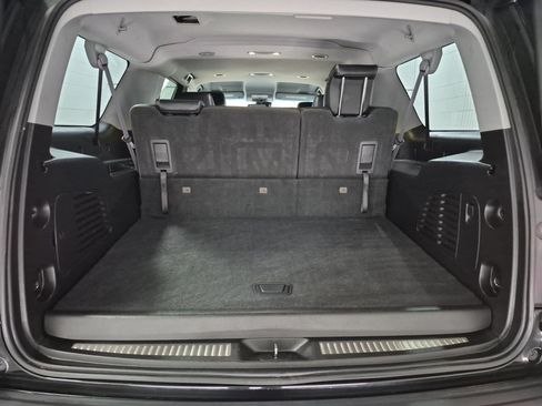 Used 2017 Chevrolet Suburban LT w/ Z71 Midnight Edition AWD/4WD image 30