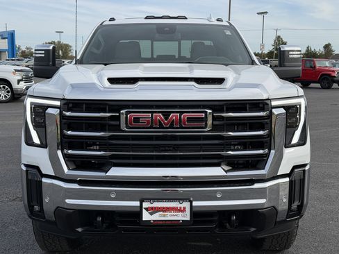 New 2026 GMC Sierra 3500 SLT w/ SLT Premium Package image 8