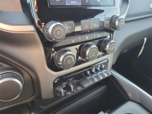 New 2026 RAM 1500 4x4 Crew Cab image 16