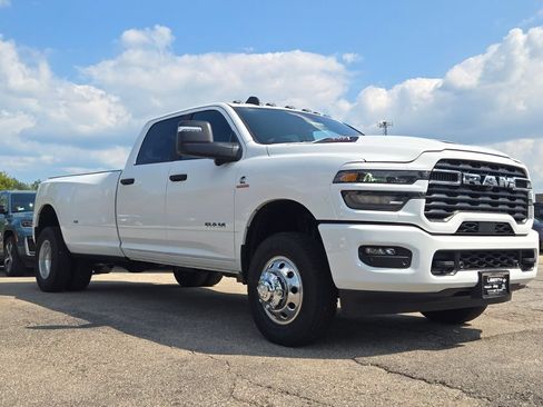 New 2026 RAM 3500 Big Horn AWD/4WD image 4