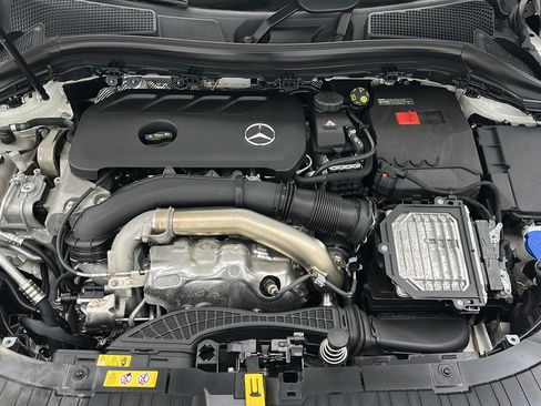 Used 2025 Mercedes-Benz GLA 250 4MATIC image 23