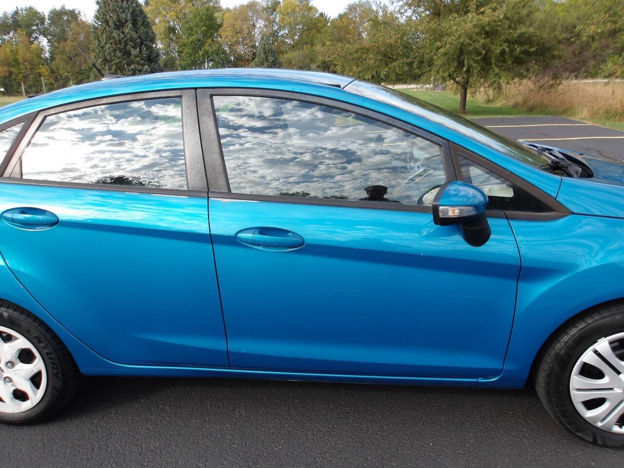 Used 2013 Ford Fiesta SE FWD image 31