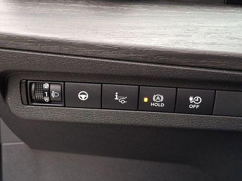 Used 2024 Nissan Ariya AWD image 20