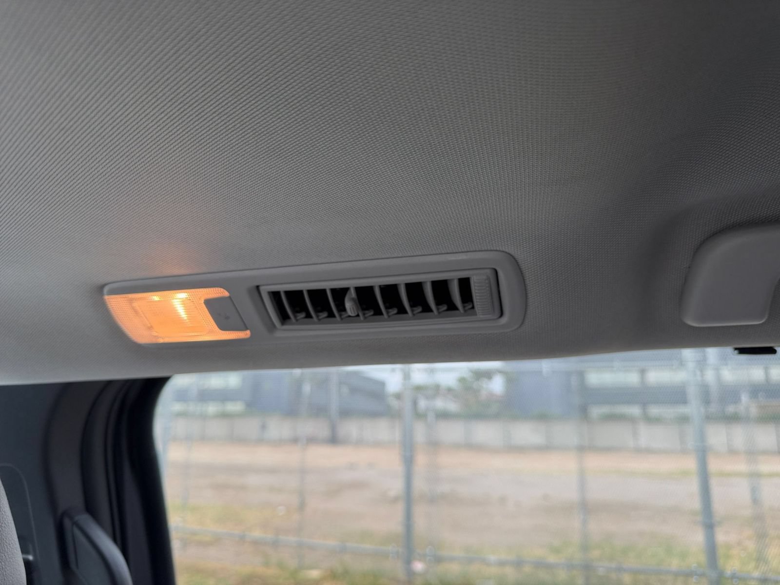 Used 2025 Toyota Sienna XLE FWD image 22
