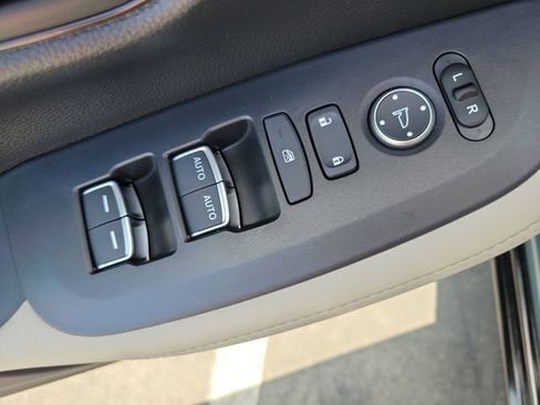 Certified 2026 Honda HR-V EX-L image 19