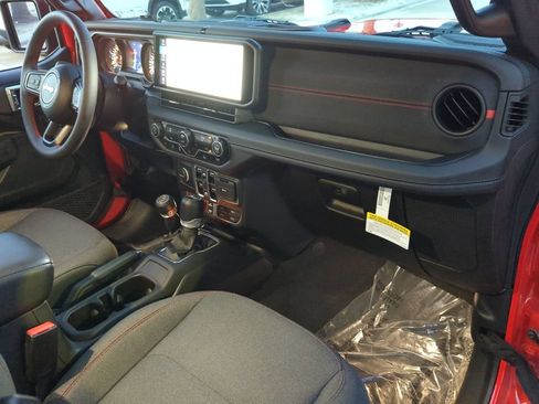 Used 2024 Jeep Wrangler Unlimited Rubicon AWD/4WD image 26