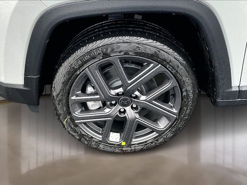 New 2026 Jeep Compass Latitude image 11