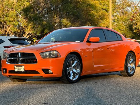 Used 2014 Dodge Charger R/T w/ Wheels & Tunes Group image 8