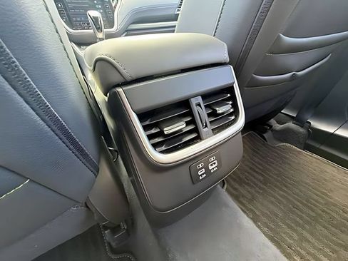 Used 2025 Subaru Outback Onyx Edition AWD/4WD image 28