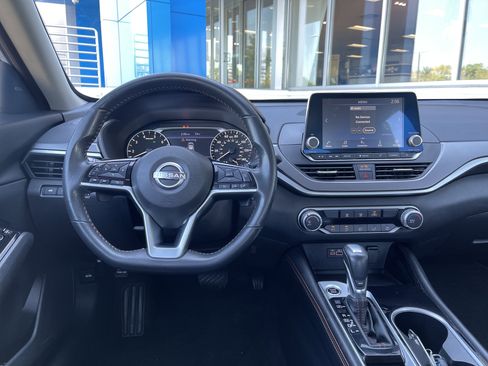 Used 2023 Nissan Altima 2.5 SR image 17