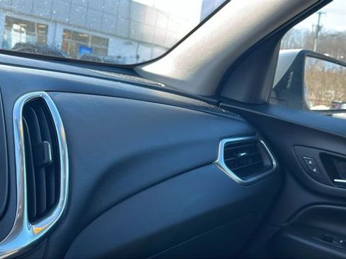 Used 2022 Chevrolet Equinox LT image 18