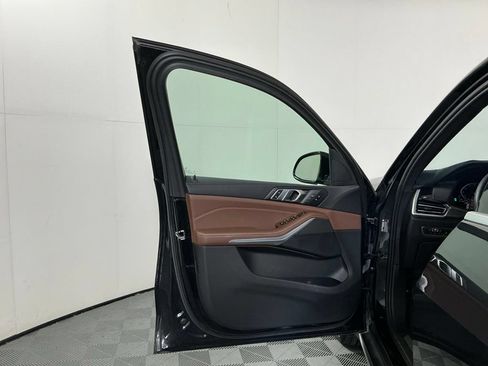 Certified 2023 BMW X5 xDrive40i w/ Luxury Seating Package AWD/4WD image 19