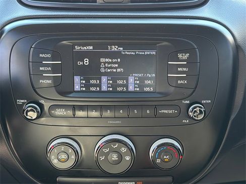 Used 2017 Kia Soul image 28