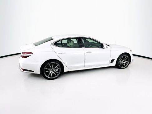 Used 2024 Genesis G70 2.5T image 10