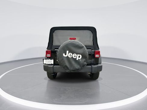 Used 2016 Jeep Wrangler Unlimited Rubicon image 7