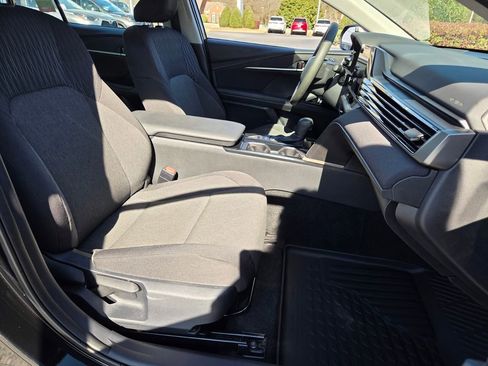 Used 2025 Toyota Camry LE image 15