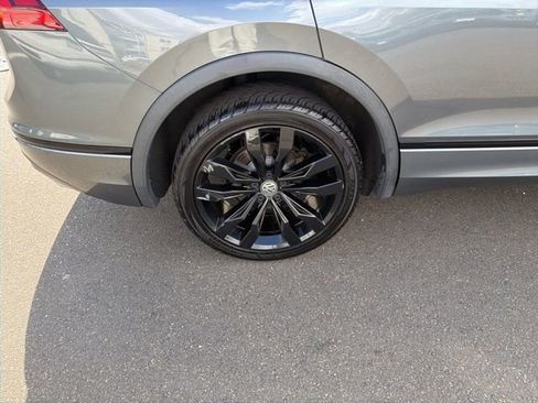 Used 2021 Volkswagen Tiguan SE R-Line image 24