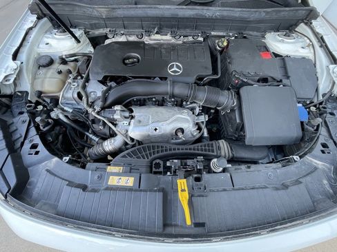 Used 2022 Mercedes-Benz GLB 250 GLB 250 image 34