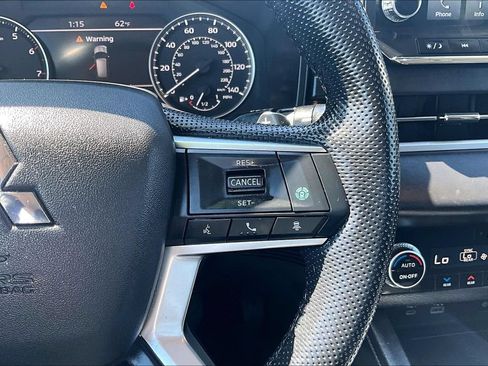 Used 2022 Mitsubishi Outlander SEL AWD/4WD image 19