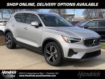 Used 2025 Volvo XC40 B5 Core