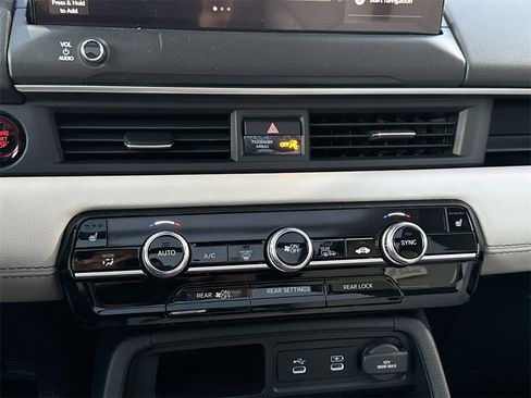 New 2026 Honda Pilot Touring image 17