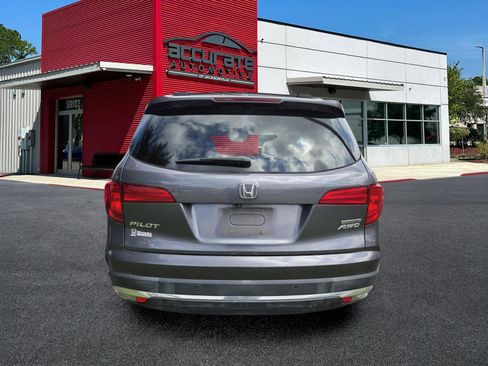 Used 2018 Honda Pilot Touring image 3
