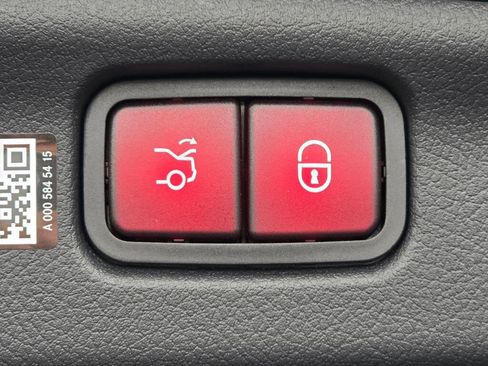 New 2026 Mercedes-Benz C 300 4MATIC Sedan image 22