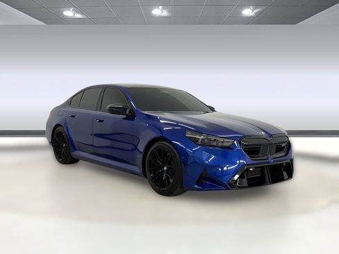 Used 2025 BMW M5 w/ Executive Package AWD/4WD image 7
