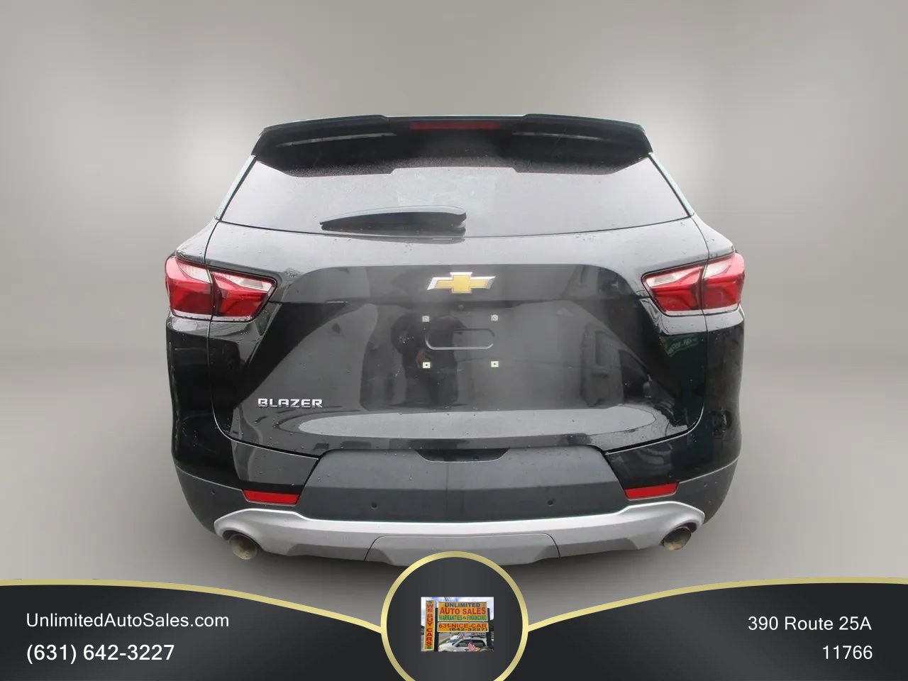 Used 2020 Chevrolet Blazer LT FWD image 2