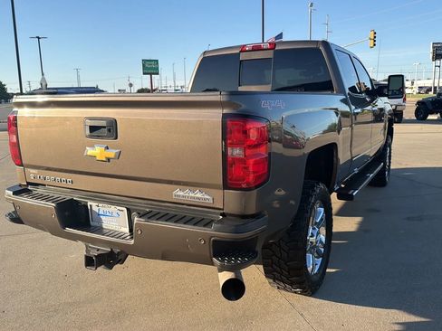 Used 2015 Chevrolet Silverado 2500 High Country w/ Duramax Plus Package AWD/4WD image 22